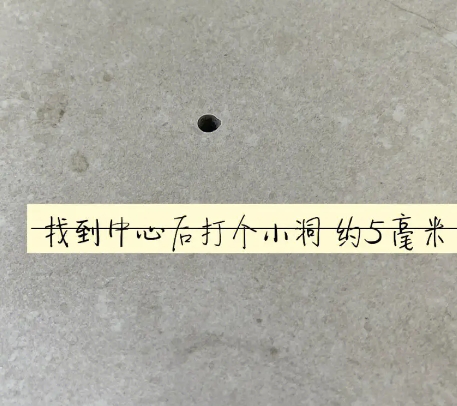 西宁瓷砖空鼓维修公司专业解答在瓷砖铺贴过程中，如果砂料搅拌不均匀，将会带来以下问题